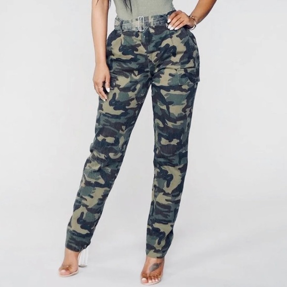 Pants - 💖Ladies Camo Pants W/ Belt